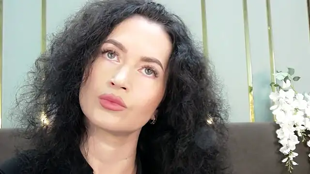 Snapshot of JaneWalch chatting on 11.14.25 JaneWalch online show from 11.14.25