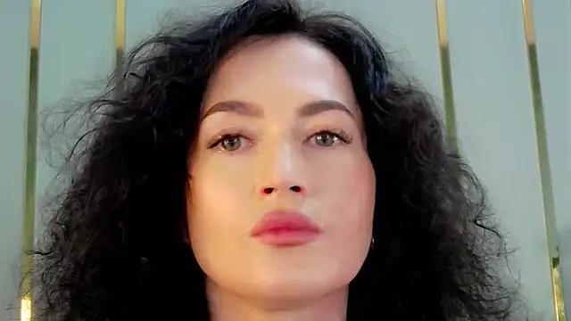 Snapshot of JaneWalch chatting on 11.24.25 JaneWalch online show from 11.24.25