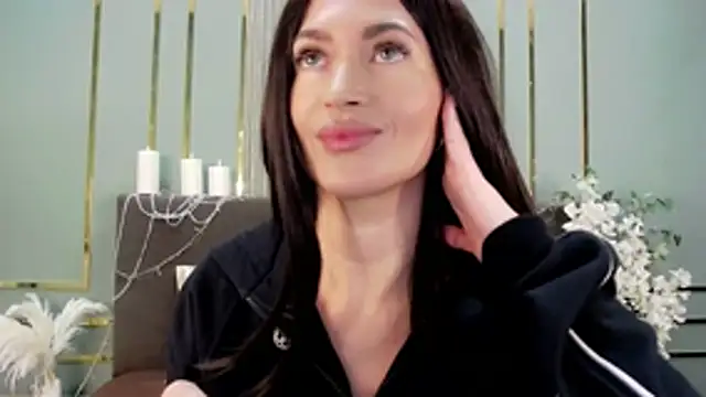 Snapshot of JaneWalch chatting on 12.22.25 JaneWalch online show from 12.22.25