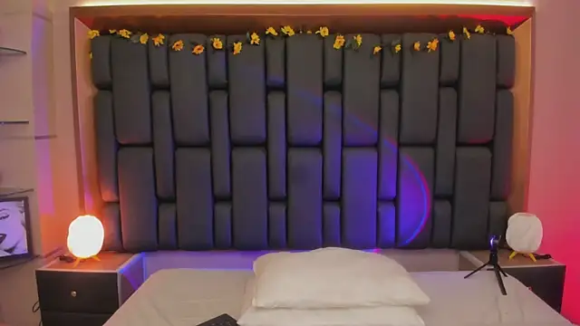 TanyaBello online show from 11.29.25