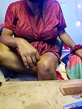 Snapshot of Desi_Maya69 chatting on 12.02.25 Desi Maya69 online show from 12.02.25