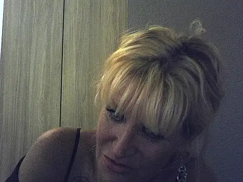 Snapshot of Bornbutiful chatting on 02.14.26 Bornbutiful online show from 02.14.26