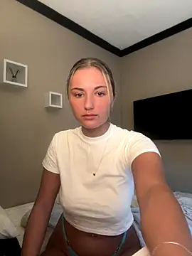 LaceyMilliexoxo online show from 10.20.25