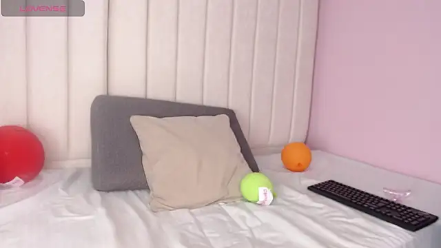 miel alisha online show from 11.26.25