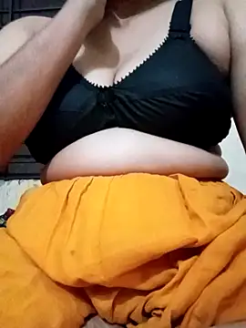 Disha Nur online show from 10.31.25