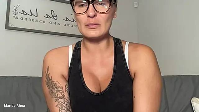 Snapshot of Mandyrheaa chatting on 10.23.25 Mandyrheaa online show from 10.23.25