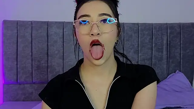 GabbieHill online show from 10.21.25