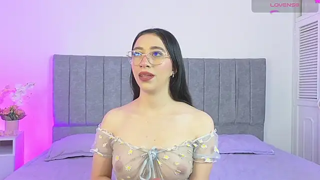 GabbieHill online show from 10.27.25