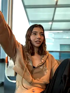 Snapshot of MiaaCute- chatting on 10.17.25 MiaaCute- online show from 10.17.25