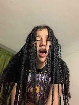 Snapshot of MiaaCute- chatting on 11.15.25 MiaaCute- online show from 11.15.25