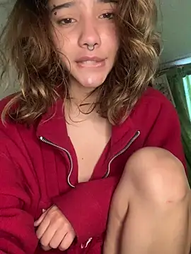 Snapshot of MiaaCute- chatting on 12.19.25 MiaaCute- online show from 12.19.25