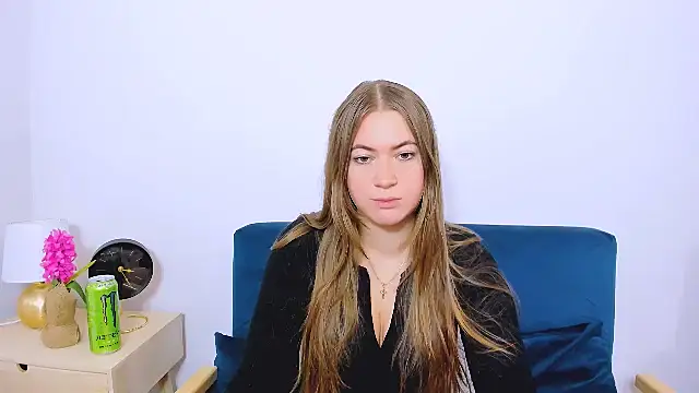 LeaNaughty online show from 11.13.25