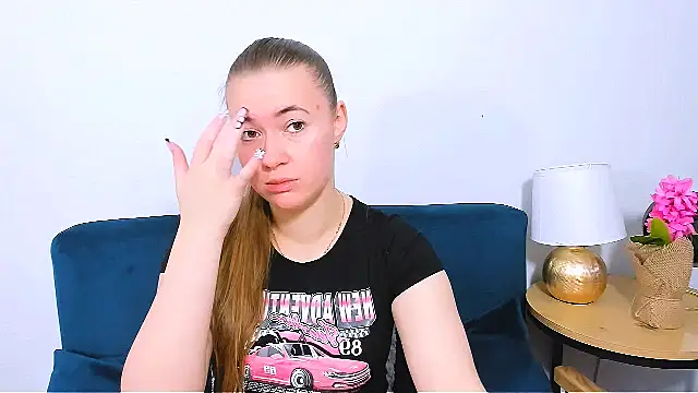 LeaNaughty online show from 11.16.25