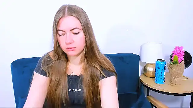 LeaNaughty online show from 11.17.25