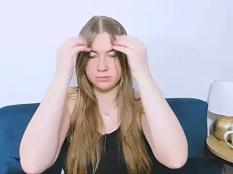 LeaNaughty online show from 11.28.25