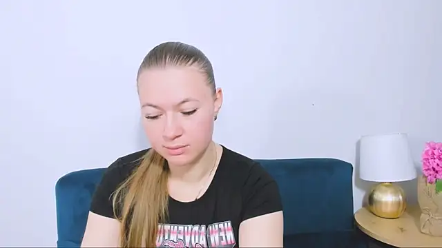 LeaNaughty online show from 11.30.25