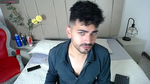 Eros Kai online show from 10.31.25