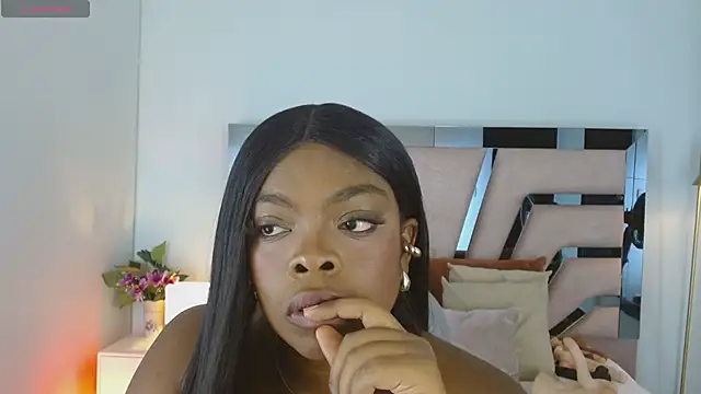 Maiacharris  online show from 12.17.25