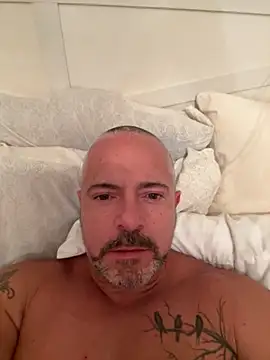 Snapshot of 1totangox chatting on 11.15.25 1totangox online show from 11.15.25