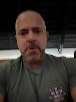 Snapshot of 1totangox chatting on 11.25.25 1totangox online show from 11.25.25