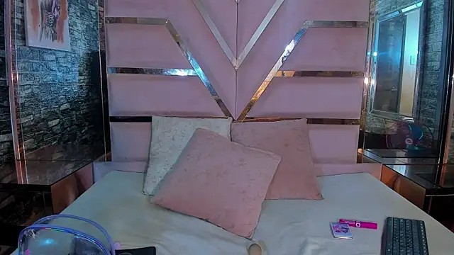 Snapshot of talialadyx chatting on 11.05.25 talialadyx online show from 11.05.25