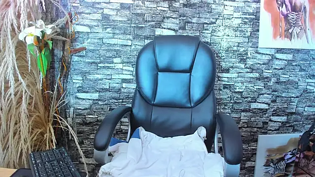 Snapshot of talialadyx chatting on 12.03.25 talialadyx online show from 12.03.25