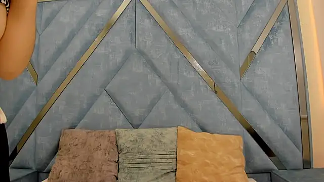 Snapshot of talialadyx chatting on 02.27.26 talialadyx online show from 02.27.26