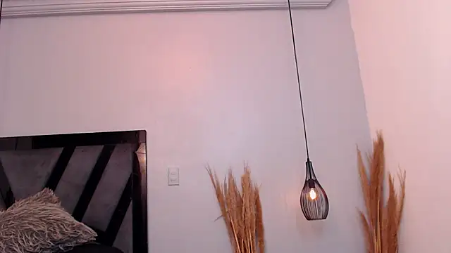 Amelia Brixton online show from 10.24.25