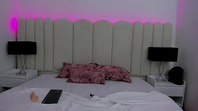 AuraSky  online show from 11.20.25