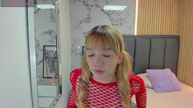 Snapshot of DARIAJACKSON chatting on 11.12.25 DARIAJACKSON online show from 11.12.25