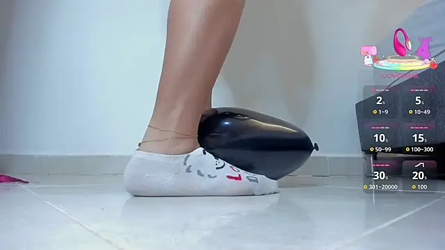 Snapshot of goddessfeetxx chatting on 04.18.26 goddessfeetxx online show from 04.18.26