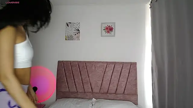 Snapshot of EmmaNova_ chatting on 10.29.25 EmmaNova  online show from 10.29.25