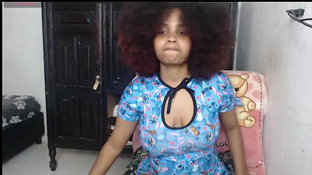 Snapshot of kataleya2021 chatting on 10.23.25 kataleya2021 online show from 10.23.25