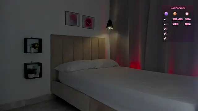 Snapshot of Little_Emma_11 chatting on 11.09.25 Little Emma 11 online show from 11.09.25