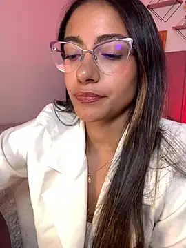 Snapshot of elegant__rouse chatting on 05.28.26 elegant rouse online show from 05.28.26