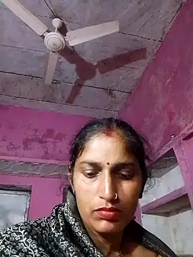 Snapshot of Pooja_shre chatting on 10.31.25 Pooja shre online show from 10.31.25