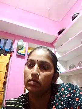 Snapshot of Pooja_shre chatting on 11.01.25 Pooja shre online show from 11.01.25