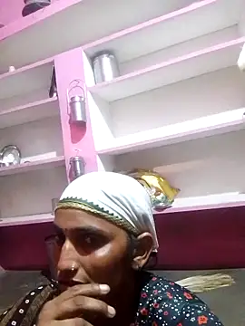 Snapshot of Pooja_shre chatting on 11.02.25 Pooja shre online show from 11.02.25