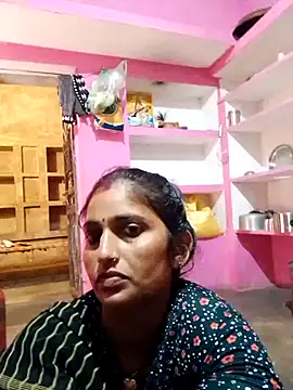 Snapshot of Pooja_shre chatting on 11.04.25 Pooja shre online show from 11.04.25