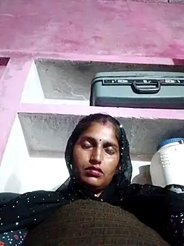 Snapshot of Pooja_shre chatting on 11.11.25 Pooja shre online show from 11.11.25