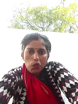 Snapshot of Pooja_shre chatting on 11.14.25 Pooja shre online show from 11.14.25