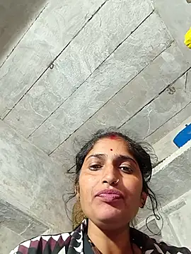 Snapshot of Pooja_shre chatting on 11.30.25 Pooja shre online show from 11.30.25