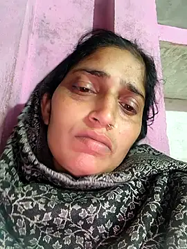 Snapshot of Pooja_shre chatting on 12.19.25 Pooja shre online show from 12.19.25