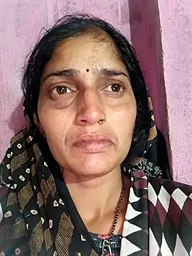 Snapshot of Pooja_shre chatting on 12.21.25 Pooja shre online show from 12.21.25