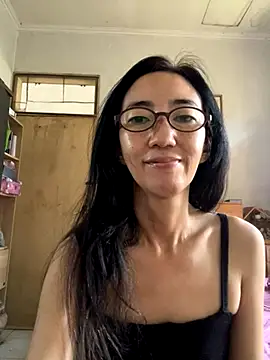 princessD077 online show from 10.28.25