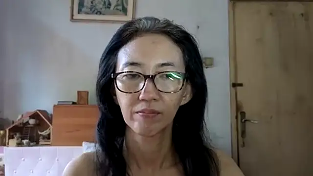 Snapshot of princessD077 chatting on 06.12.26 princessD077 online show from 06.12.26
