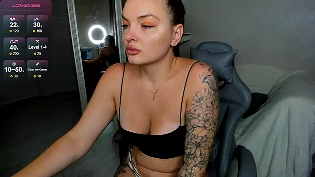 LeyaKale online show from 10.25.25