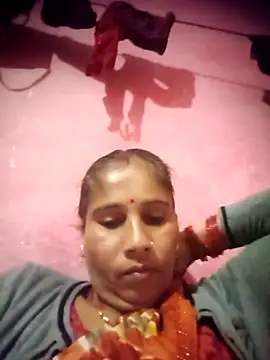 OliveGreen22 online show from 11.10.25