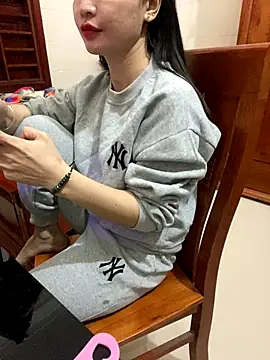 Snapshot of Phale2x chatting on 10.25.25 Phale2x online show from 10.25.25