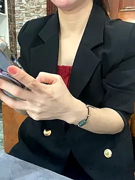 Snapshot of Phale2x chatting on 11.30.25 Phale2x online show from 11.30.25